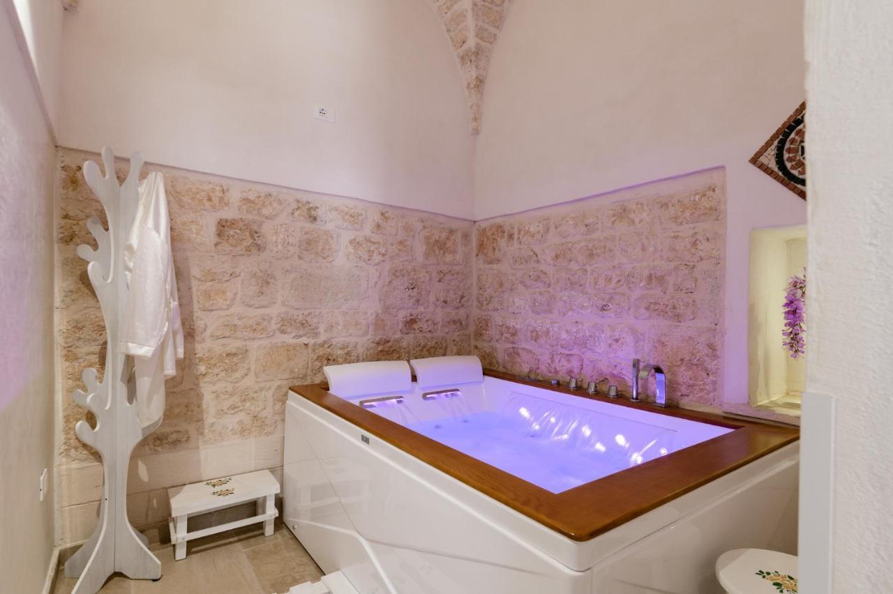 奥斯图尼Stairway With Jacuzzi By Wonderful Italy公寓 外观 照片
